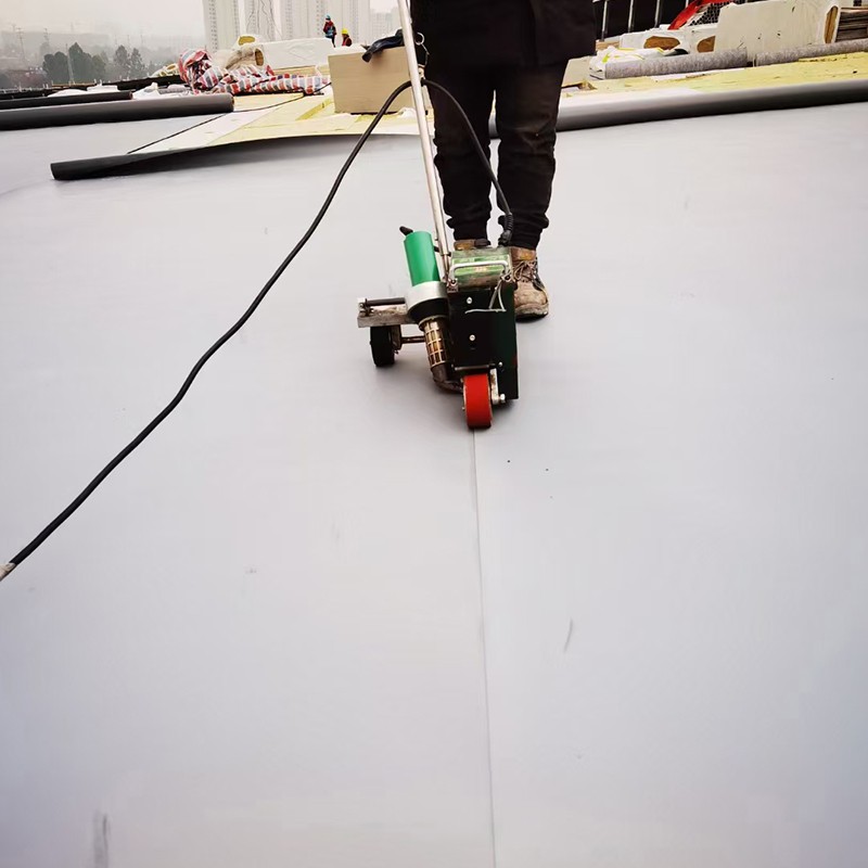 北京301医院楼顶PVC焊接照片